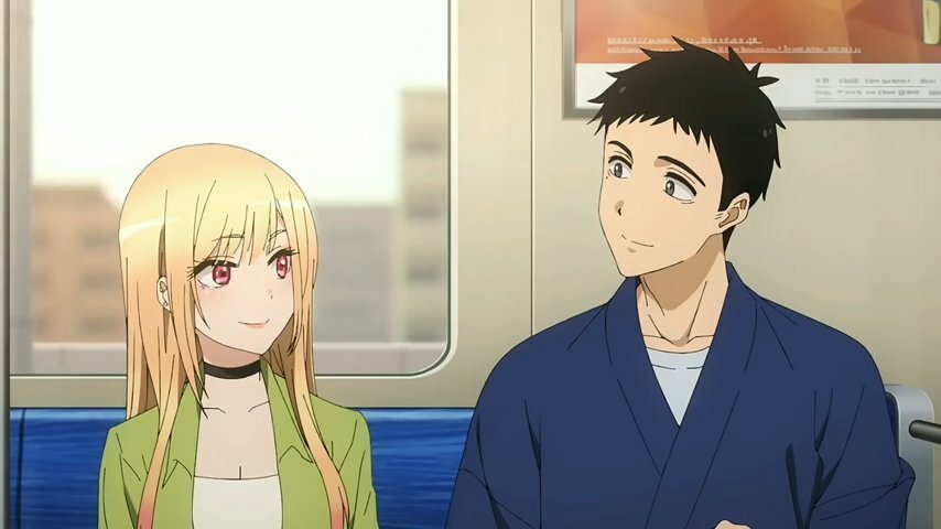 Marin und Gojo aus dem Romance Anime My Dress-Up Darling arbeiten an einem Cosplay-Kostüm Marin und Gojo aus dem Romance Anime My Dress-Up Darling arbeiten an einem Cosplay-Kostüm